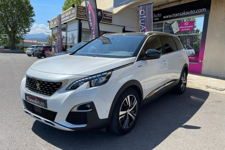 PEUGEOT 5008